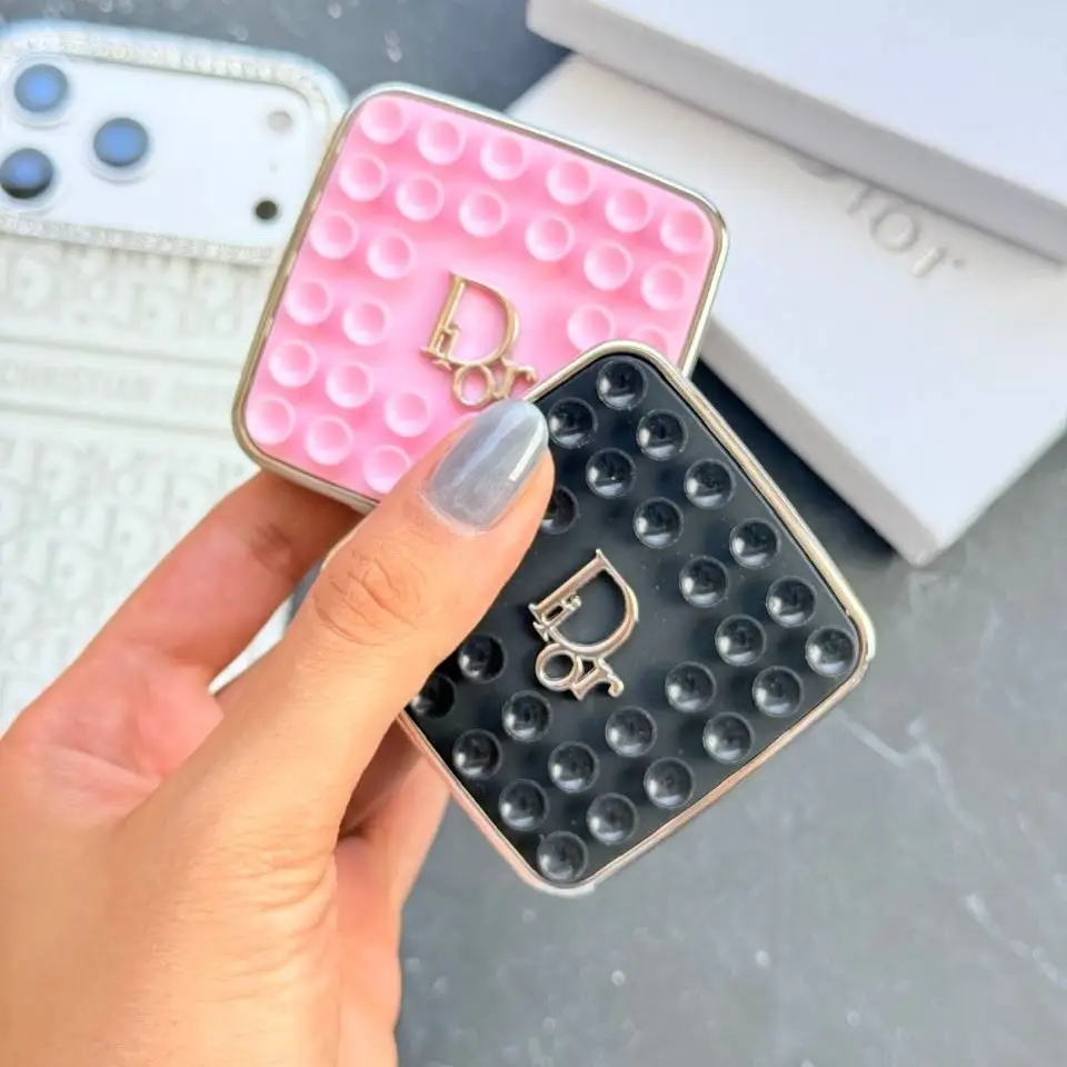 چسبونکی دیور Dior Octobuddy Mobile Phone همراه با پک
